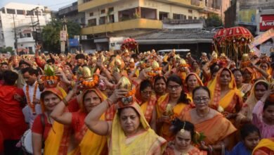 Photo of श्रीमद्भागवत कथा व त्रयोदशः के आयोजन से पूर्व निकाली गई भव्य कलश यात्रा