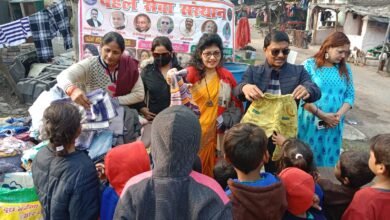 Photo of पहल सेवा संस्थान के द्वारा जरूरतमंद लोगों को कंबल व गर्म कपड़े किए वितरित