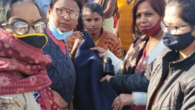 Photo of प्रगति अवोकिंग सोसाइटी ने वितरित किए गर्म कपड़े एवं कंबल