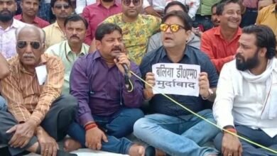 Photo of बलिया में पत्रकारों की गिरफ्तारी को लेकर कानपुर के पत्रकारों ने किया विरोध प्रदर्शन, एसीपी व एसीएम को दिया ज्ञापन